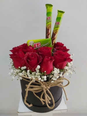 Kutuda 11 Gül ve Çikolata